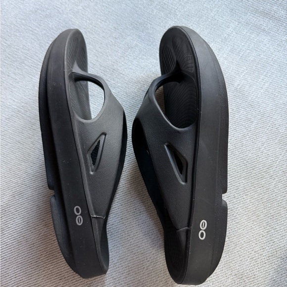 OOFOS - Picture 7 of 10